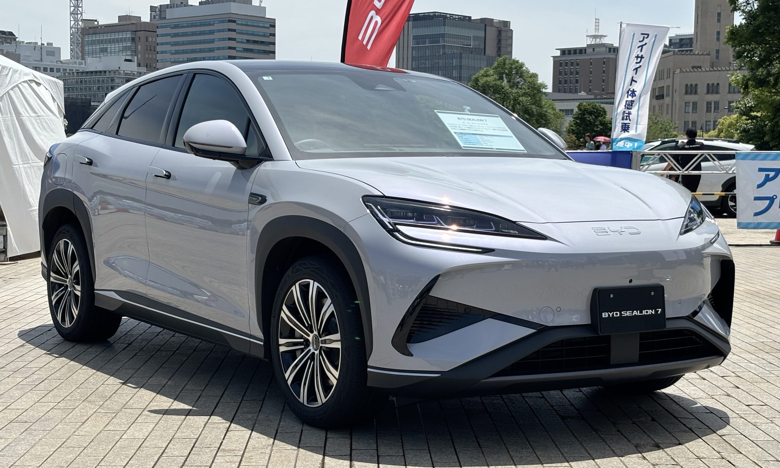 BYD Sealion 7 — Extérieur · Blanc · Trois-quarts avant